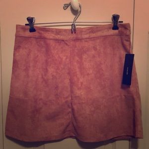 Lulu’s Faux Suede Rose Mini Skirt - NEVER WORN
